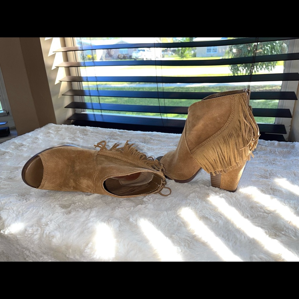 Gianni Bini ankle boots. size 9.5